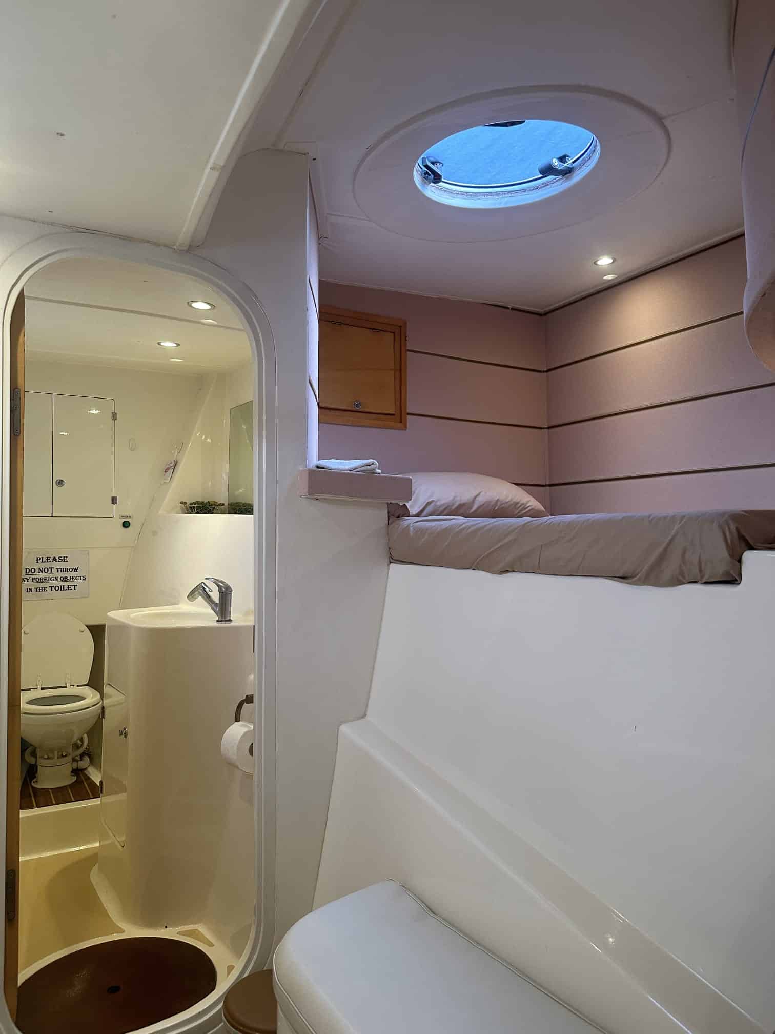 13-La-Fortuna-Yacht-Bathroom
